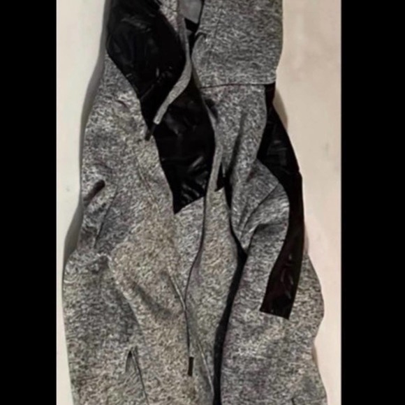 Pants and hoodie - Picture 2 of 4